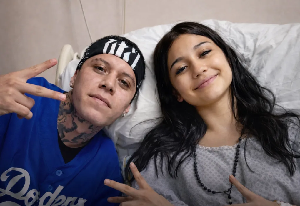 Santa Fe Klan en Hermosillo Apoya a su novia Camila Zamorano tras cirugía