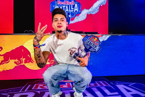 AdonysX detenido por ICE en EE.UU. Campaña de apoyo al campeón de Red Bull USA