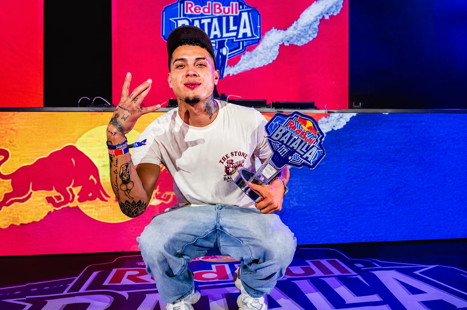 AdonysX detenido por ICE en EE.UU. Campaña de apoyo al campeón de Red Bull USA