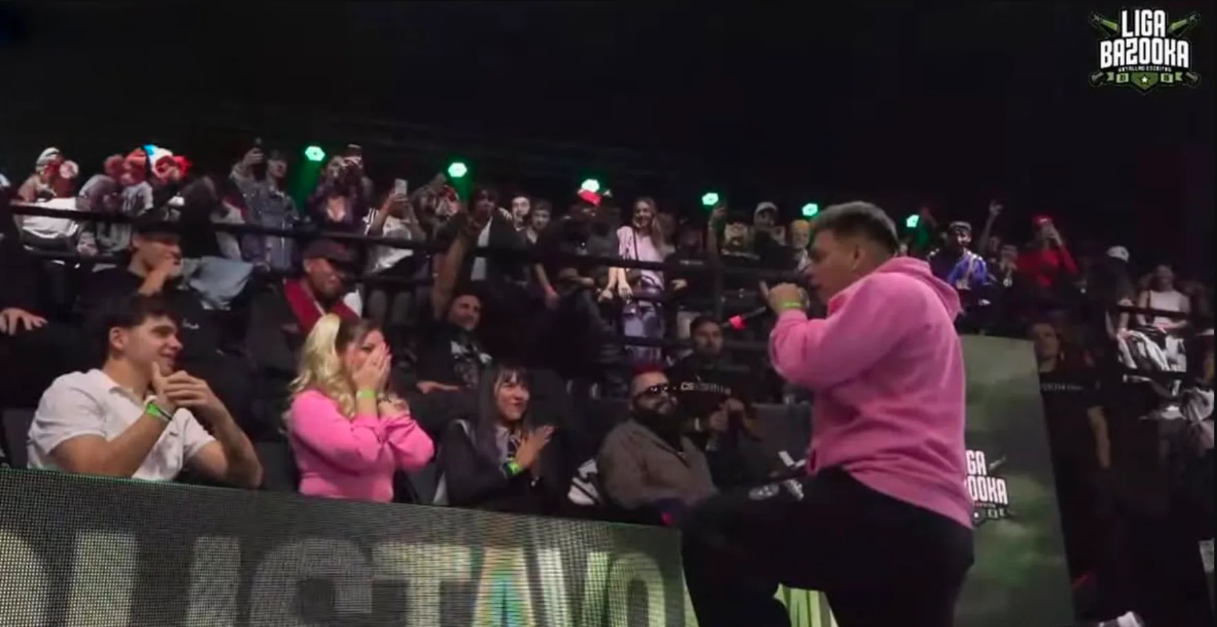 Amor en el rap: Propuesta de matrimonio sorprende en Liga Bazooka Amor en el rap Propuesta de matrimonio sorprende en Liga Bazooka