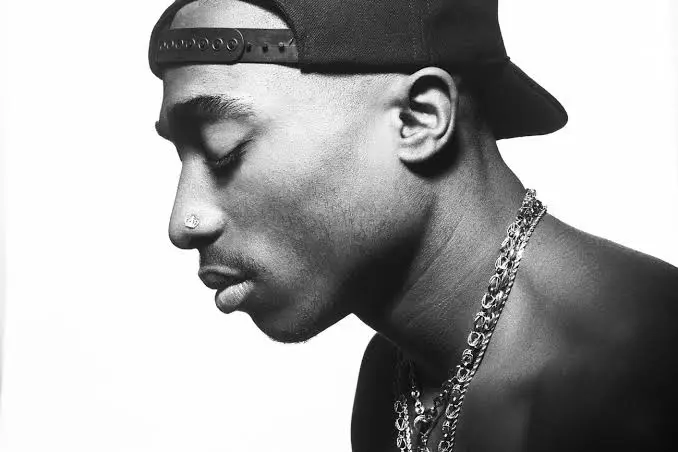 Aniversario del nacimiento de 2Pac: El legado eterno del ícono del rap mundial Cuatro anos de carrera para alcanzar la inmortalidad lirical