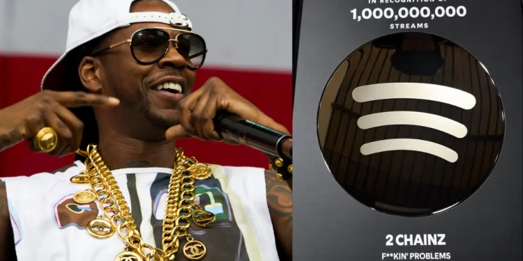 2 Chainz Receives His “Billions Club” de Spotify Plaque for “F**kin’ Problems” 2 Chainz unboxes his Billions Club plaque for F**kin' Problems