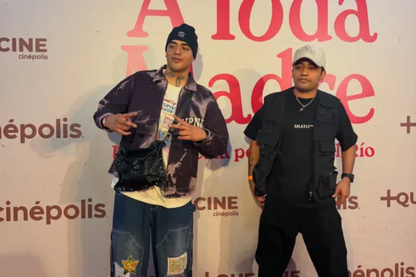 Kodigo debuta como actor en la película A Toda Madre