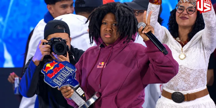 Marithea es bicampeona de Red Bull Batalla Colombia 2026 Marithea levanta el trofeo de bicampeona de la Final Nacional de Red Bull Batalla Colombia 2026