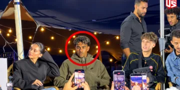 Lamine Yamal como jurado de una batalla de gallos junto a Blon, Gazir, Babi y Bnet
