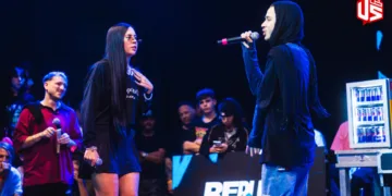 Sophia y Replik se enfrentan cara a cara, micrófono en mano, durante una batalla de FMS Argentina